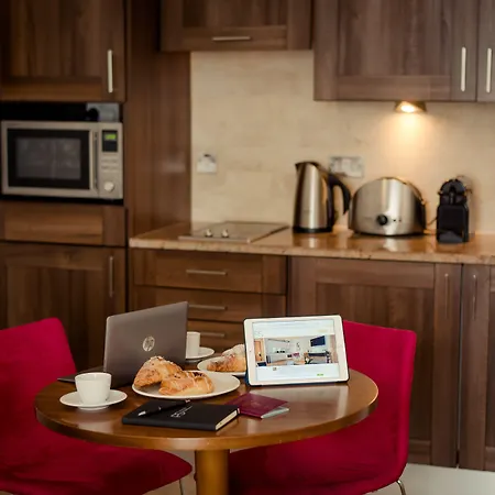 Premier Dublin, Leeson Street