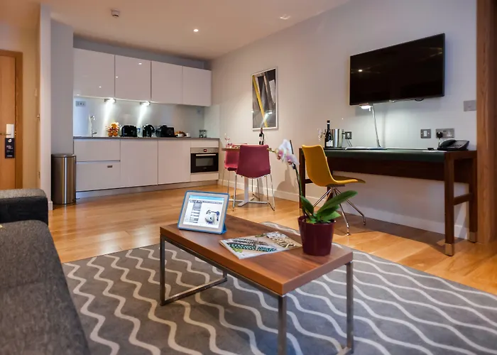 Premier Dublin, Leeson Street *